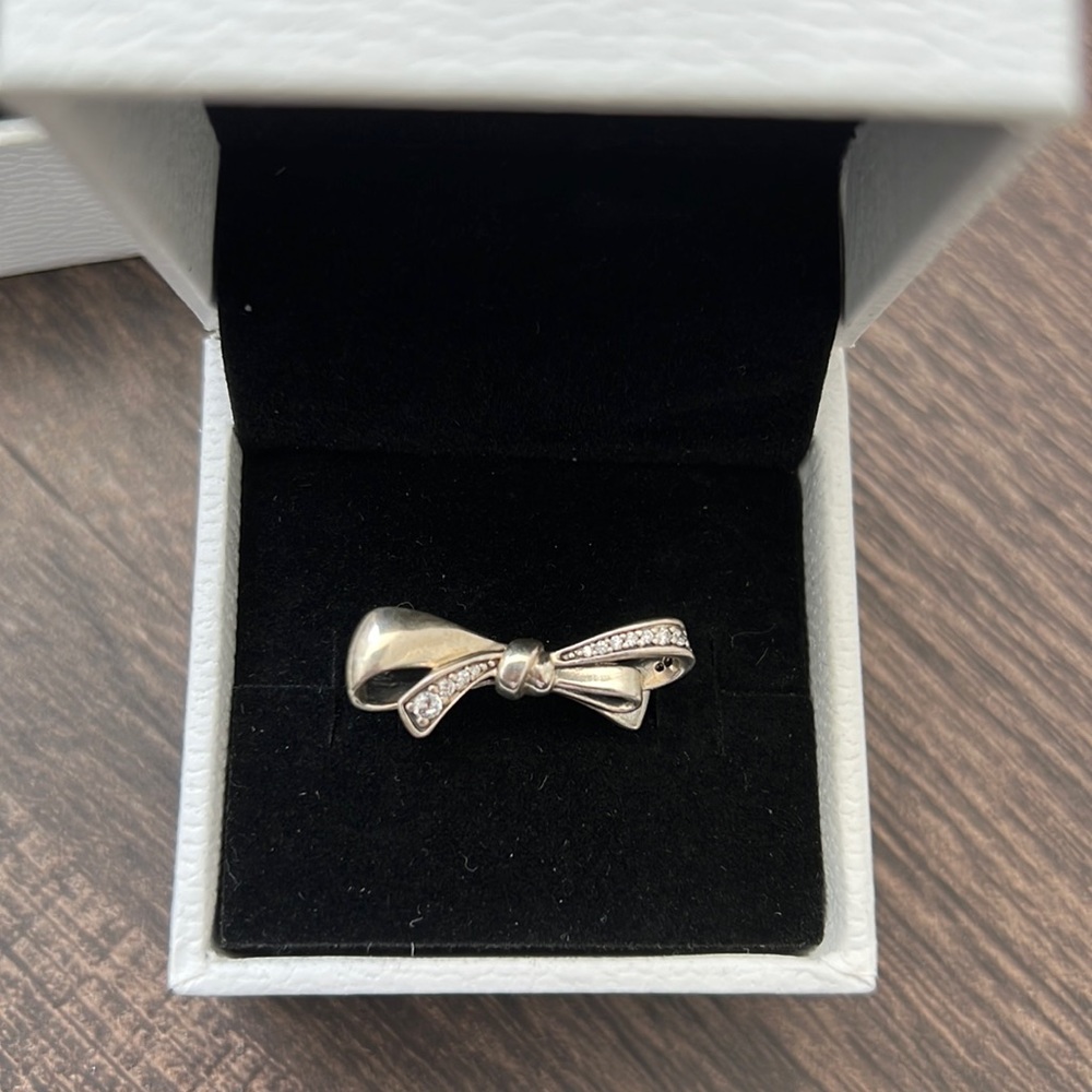 Pandora ring